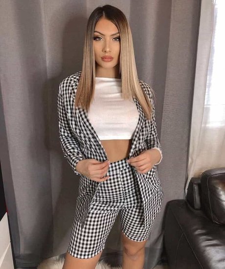 Vasilka Stoyanova art actress gallery