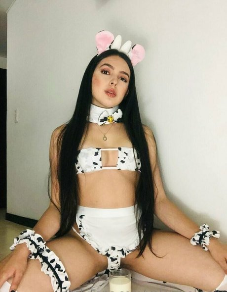 valenmolinaju pornographic star archive