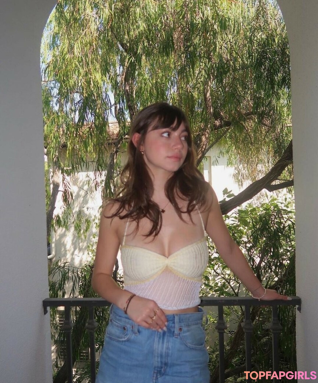Lauren Donzis nude actress pictures