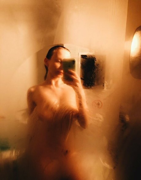 Annie Kinshova sex model galleries