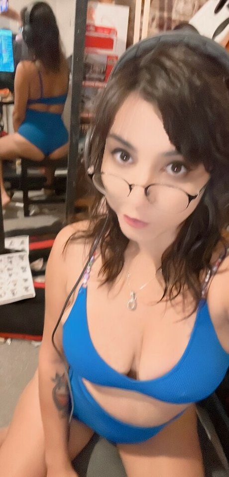 the bad choices model top pics