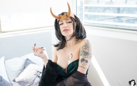 Hilo Suicide pretty actress images