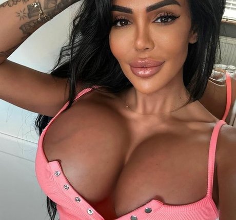 Holly James model top pic