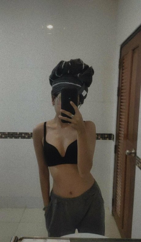 midorichan pretty model image