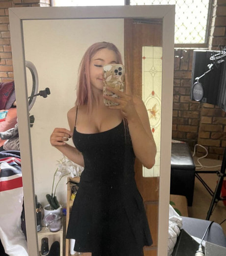 Onlykeelsxx pornographic star img