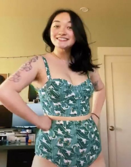 Mxmtoon model xxx archive