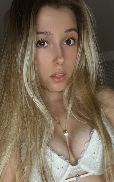 elleperrii top actress image