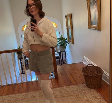 Kaiyanui naked model pics