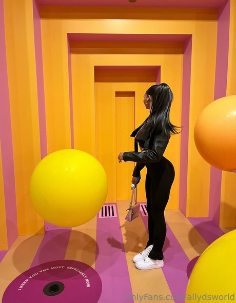 allydsworld naked model gallery