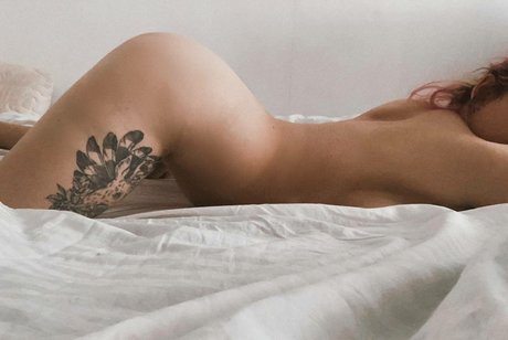 roeschach star nude photo