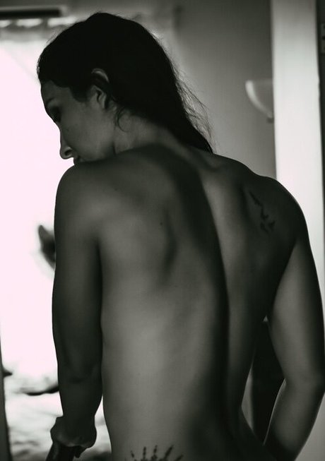 Alma Briano hot star archive