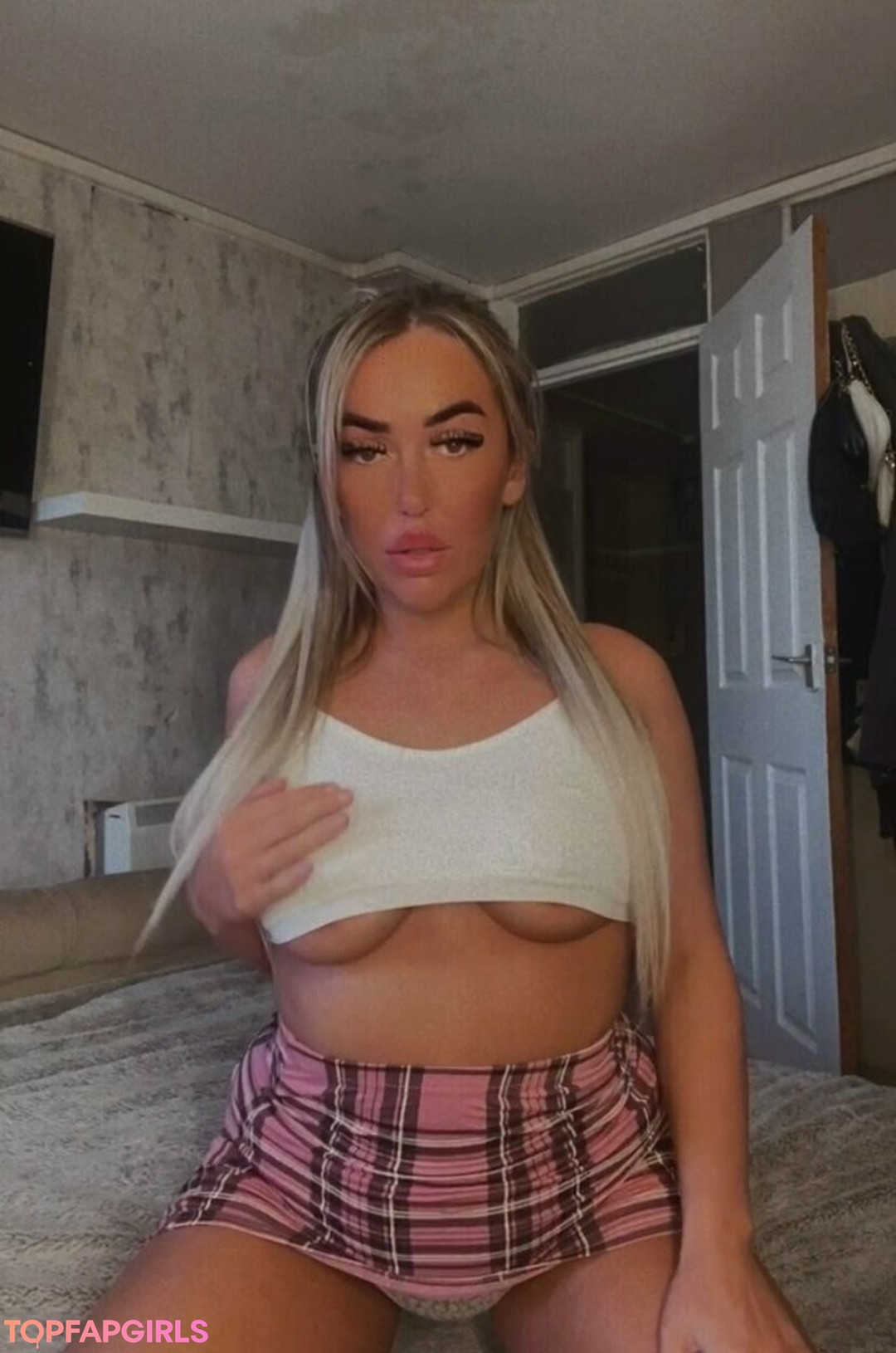 psychologist onlyfans erotic photo