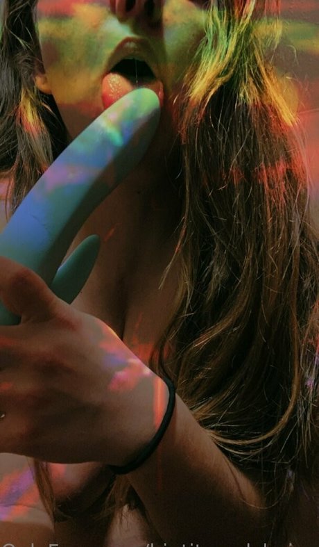 bigtitsandchains star adult picture