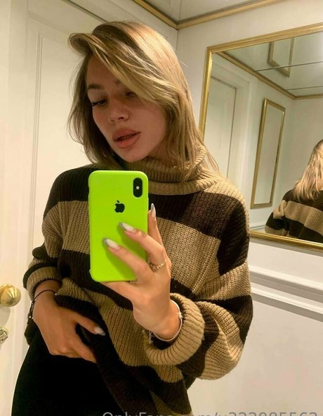 sandraa love naked star images