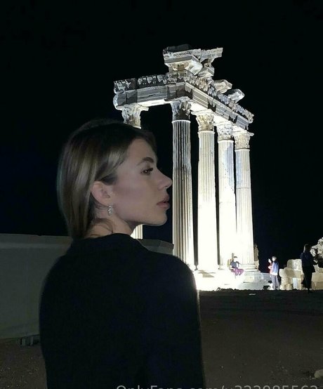 sandraa love nudes actress images