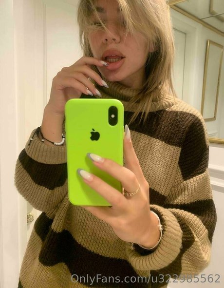 sandraa love naked model photos