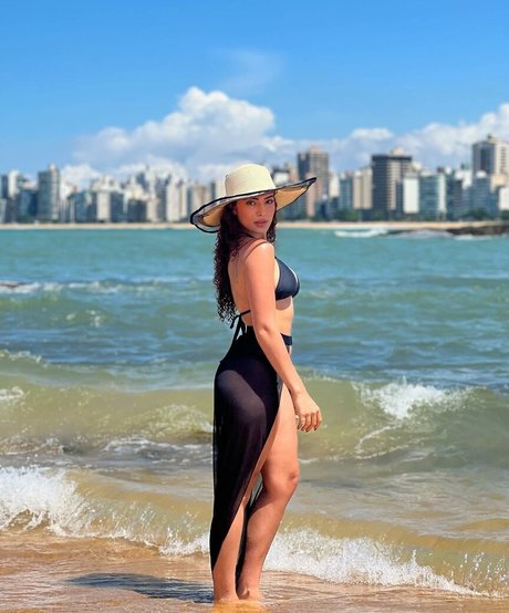 Graciely Junqueira sexy model gallery