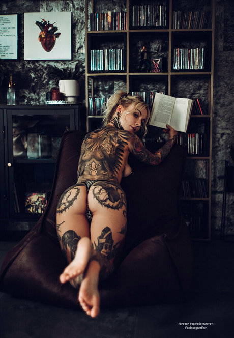 Kristy Von Kashyyyk pretty actress gallery