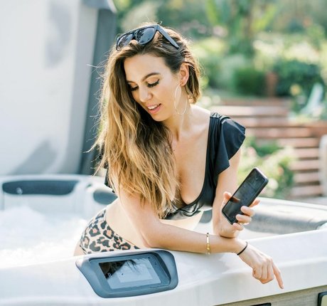 Christy Carlson Romano adult model picture