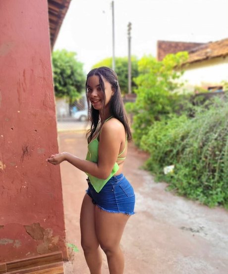 lucyluxonlyyyyy erotic model pictures