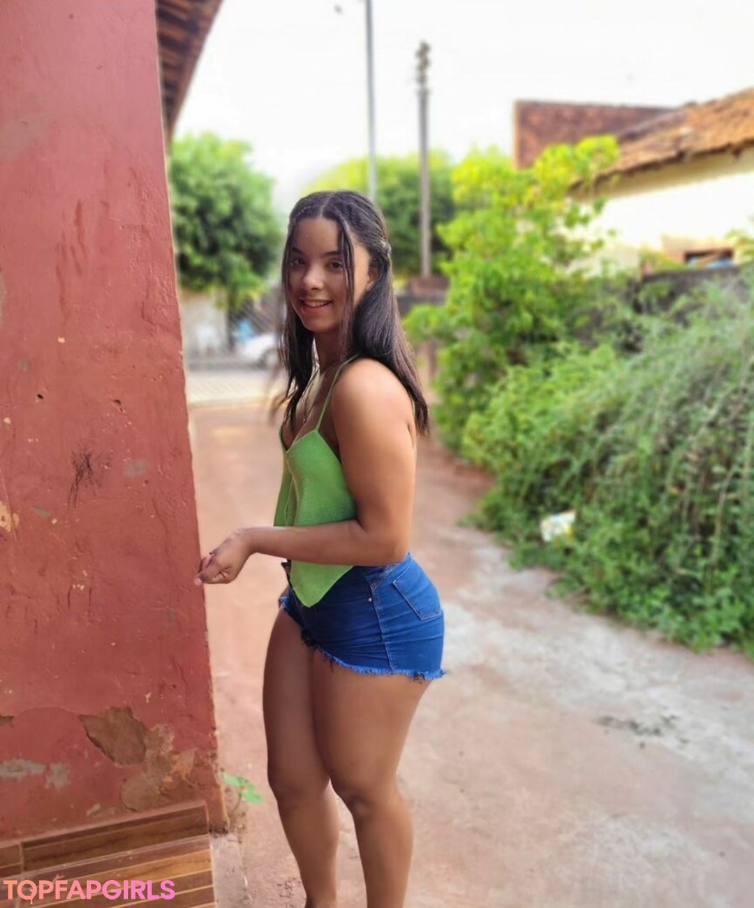 lucyluxonlyyyyy naked actress image