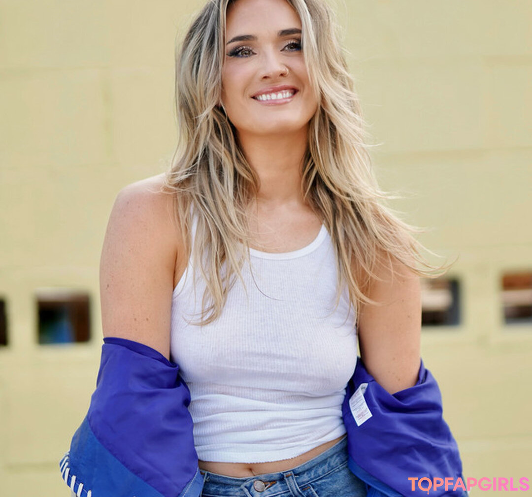 Sophia Scott star art pic