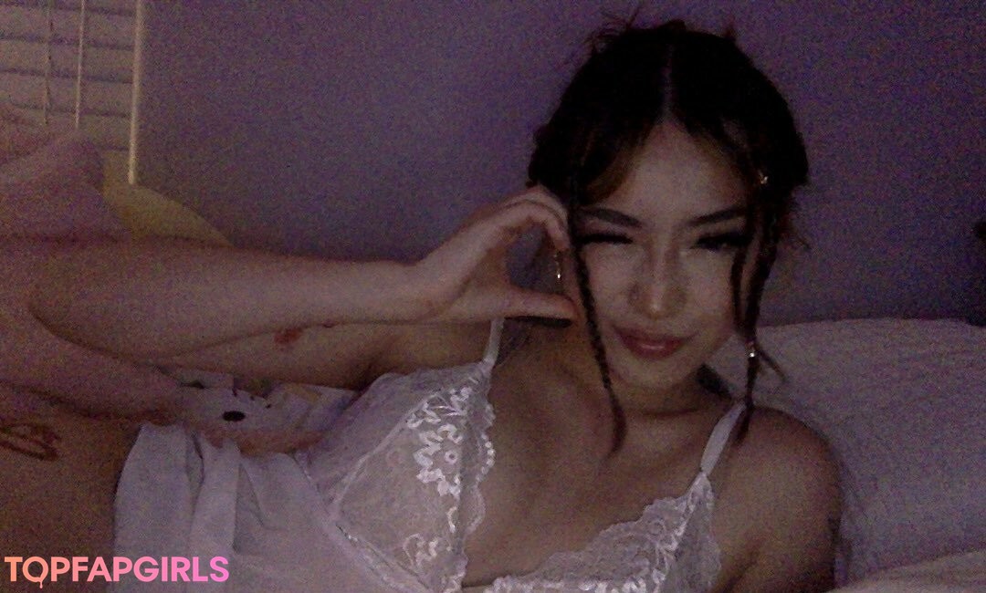 Harmonee Yang nudes model picture