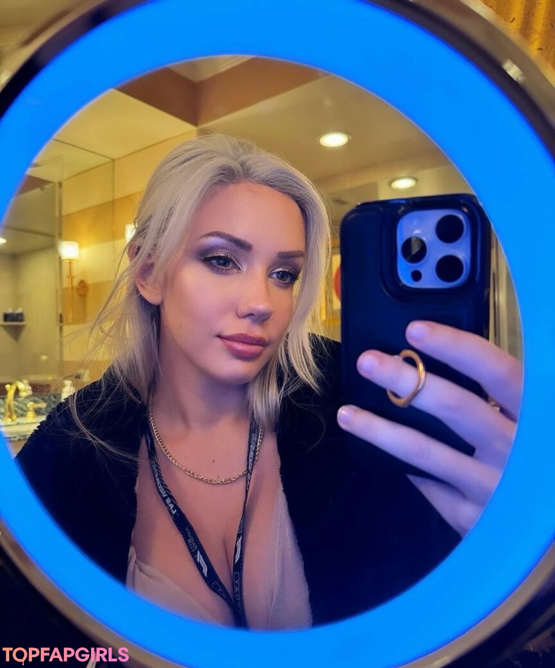 Alanah Pearce star sexy pic