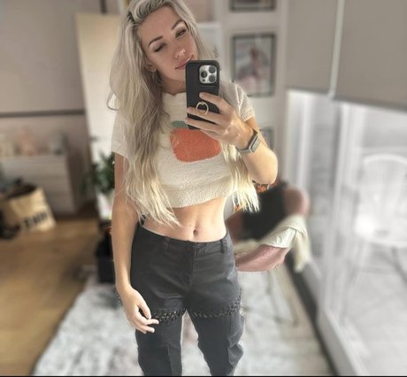 Alanah Pearce high quality pornstar picture