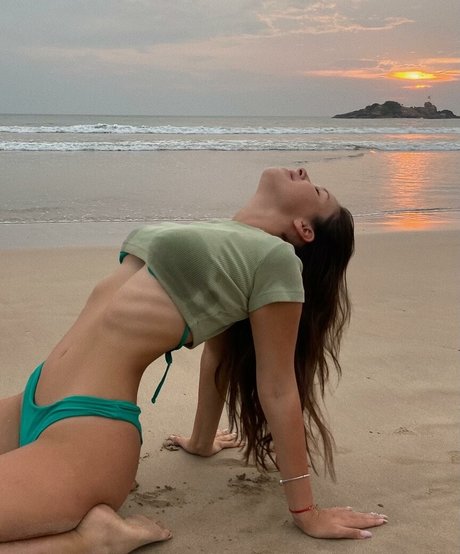 Solllomia model sexy archive