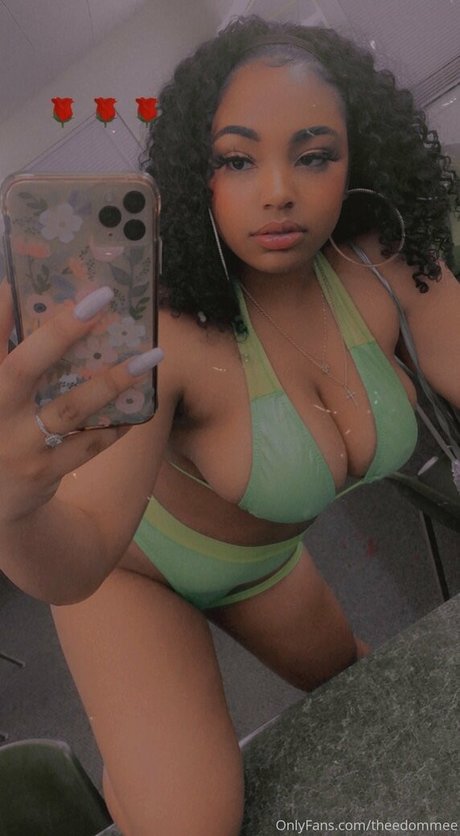 theedommee free model img