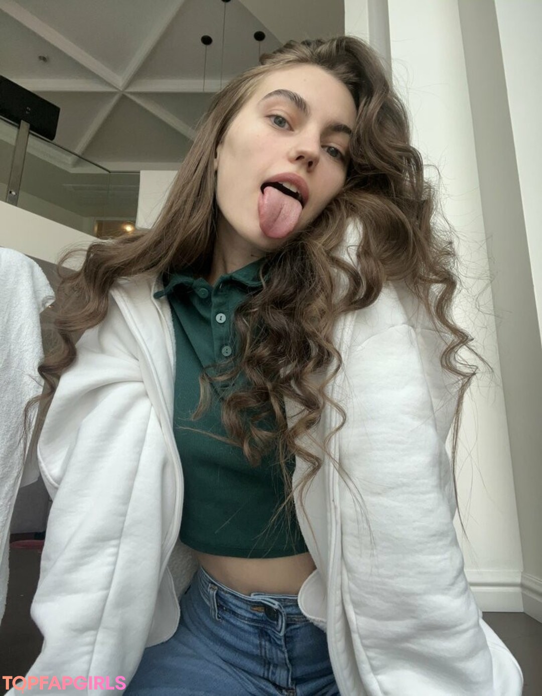 Long Tongue Fetish porn model photos
