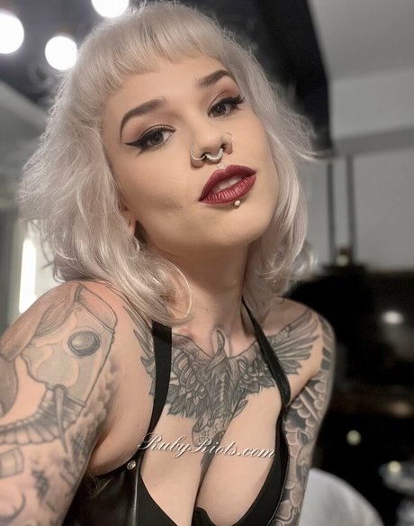 Long Tongue Fetish model hd picture