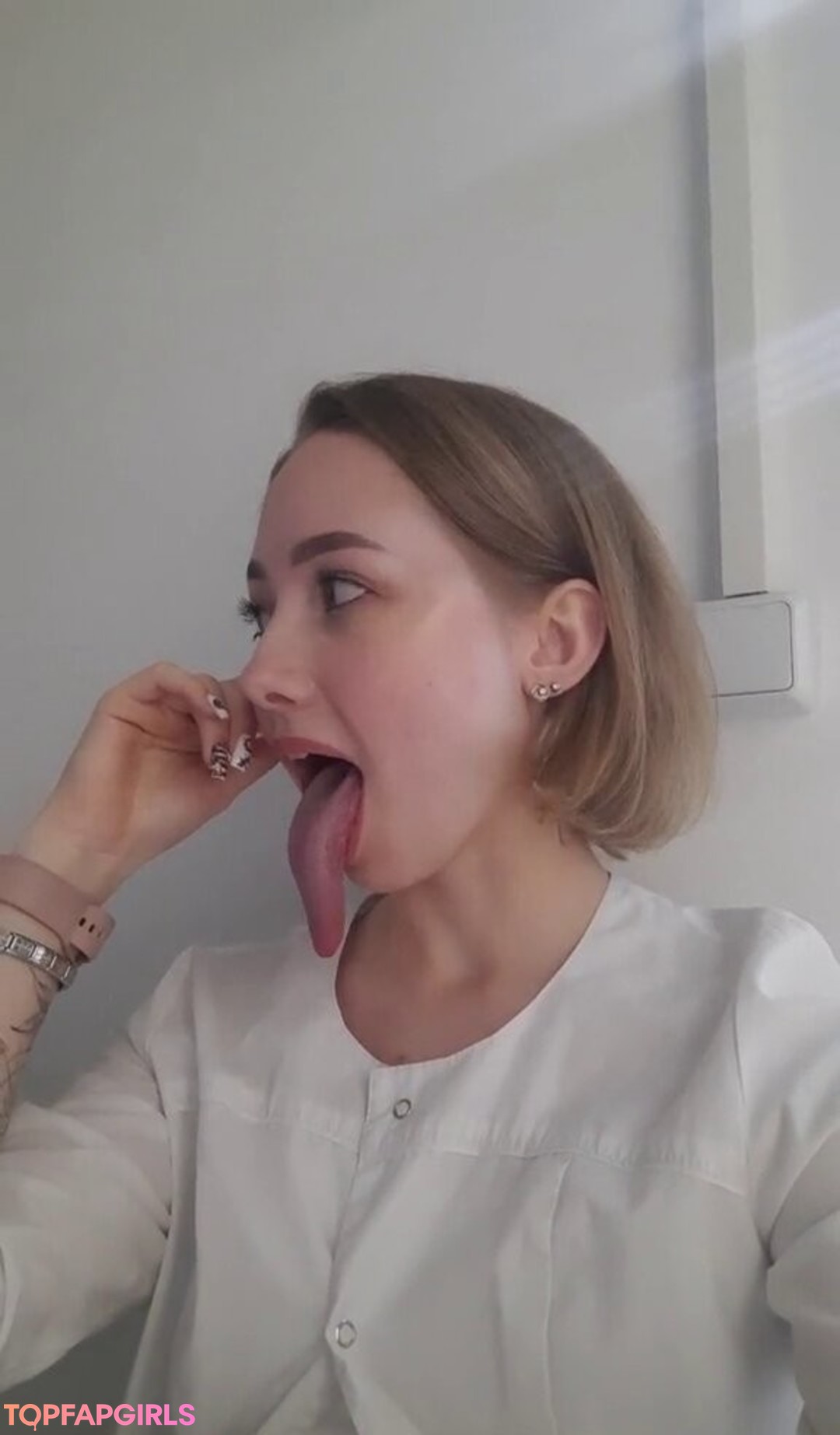 Long Tongue Fetish model porn pic