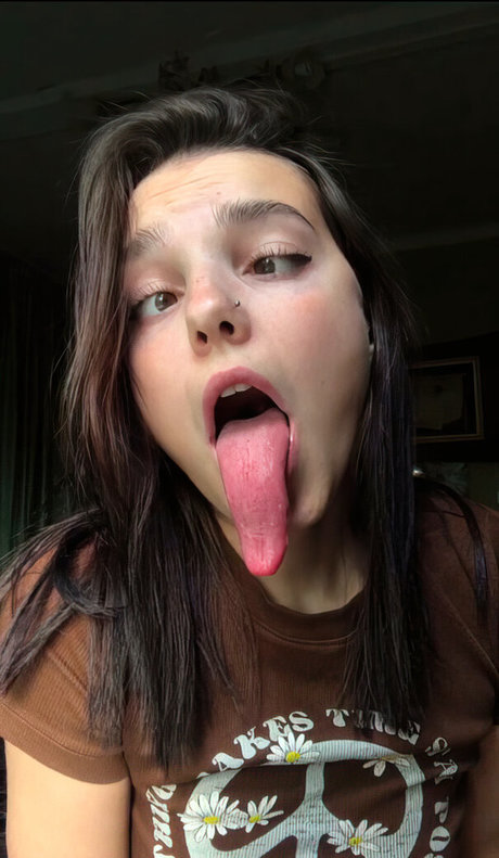 Long Tongue Fetish model exclusive photos