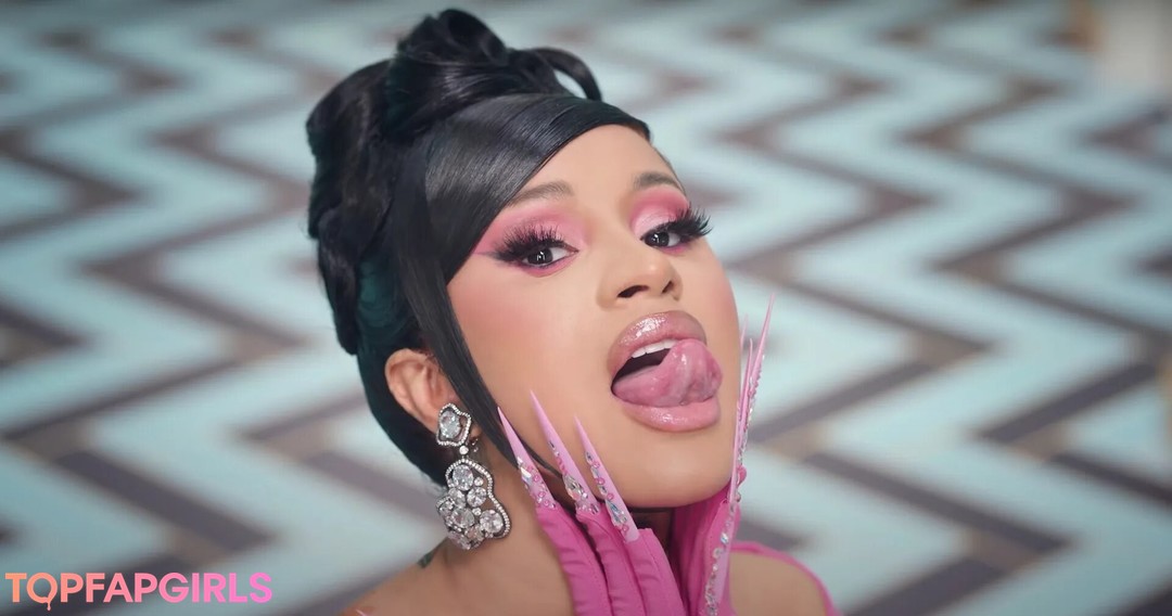 Long Tongue Fetish model nice picture