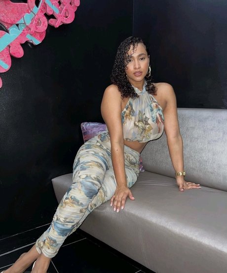 Pink besos model nude pictures