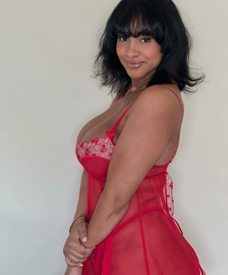 Pink besos beautiful actress pictures