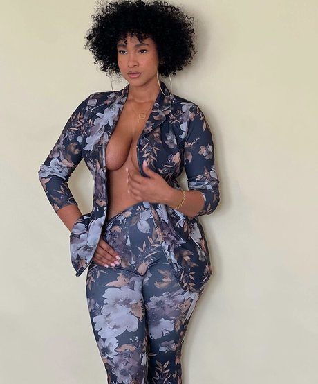 Pink besos nudes star photo