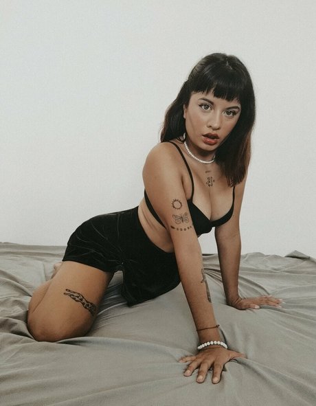 pietra blu star nudes pictures