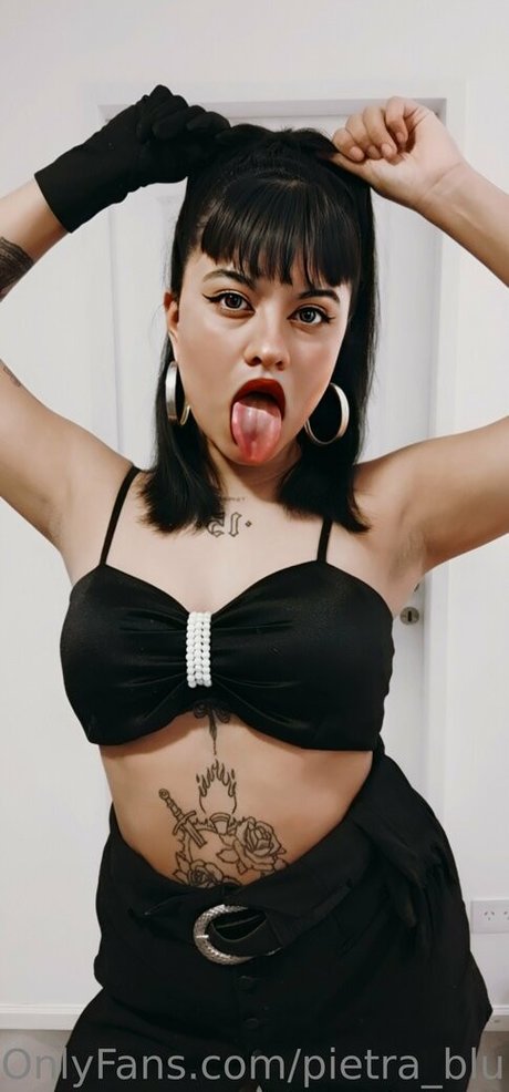 pietra blu nude star images