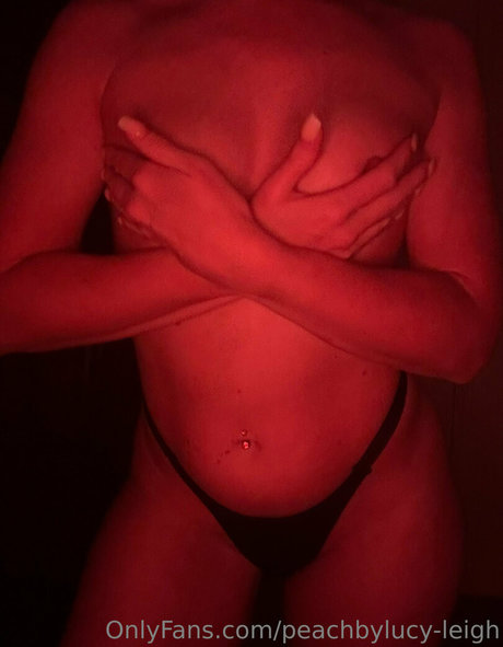 peachbylucy leigh model sex image