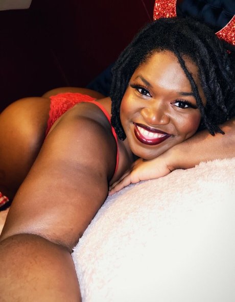 Marvelouslythiq erotic model pic