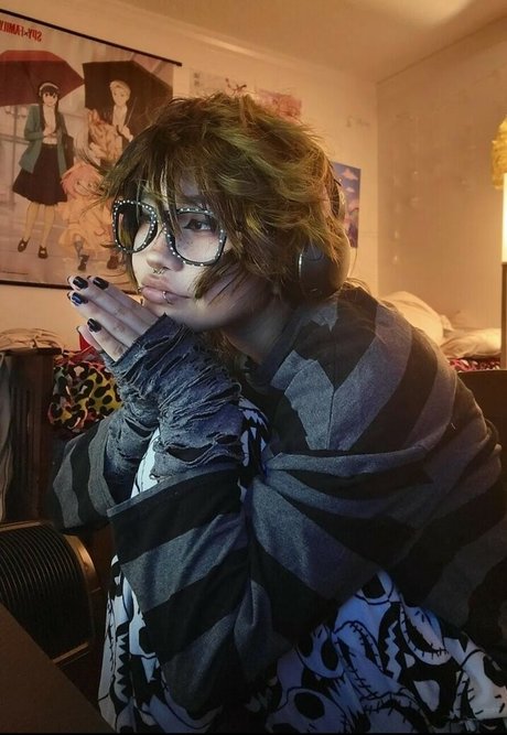 kinsathic pornstar naked images