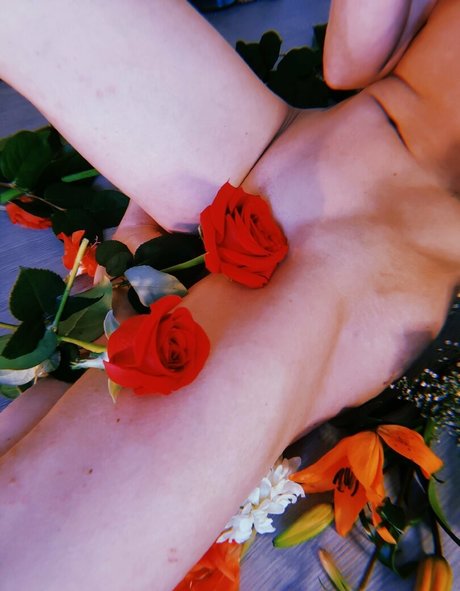 mayloveyou xxx model picture