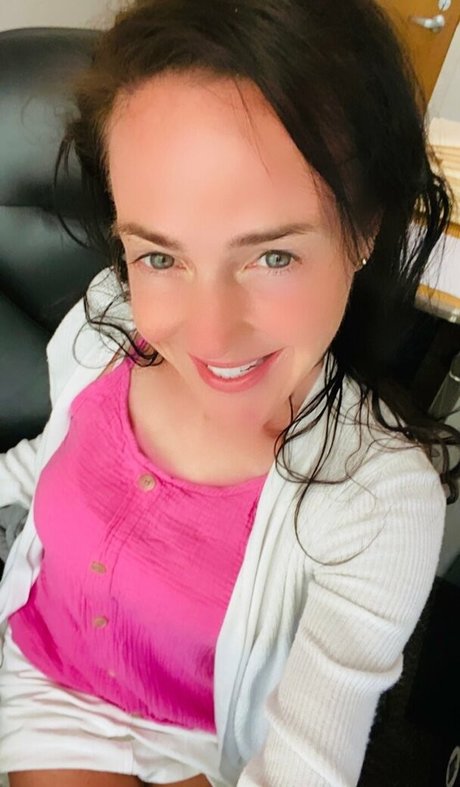 lilrosiedoll beautiful actress img