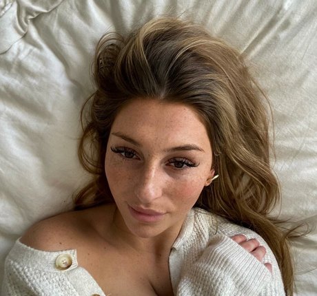 Abbey Wilson free pornstar img