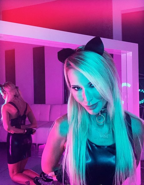 trans dominatrix onlyfans art naked galleries