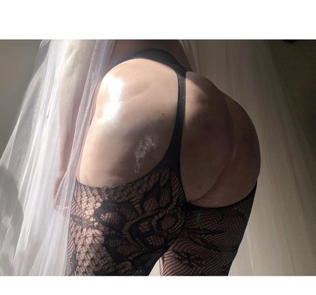 brunette petite onlyfans free nude pic