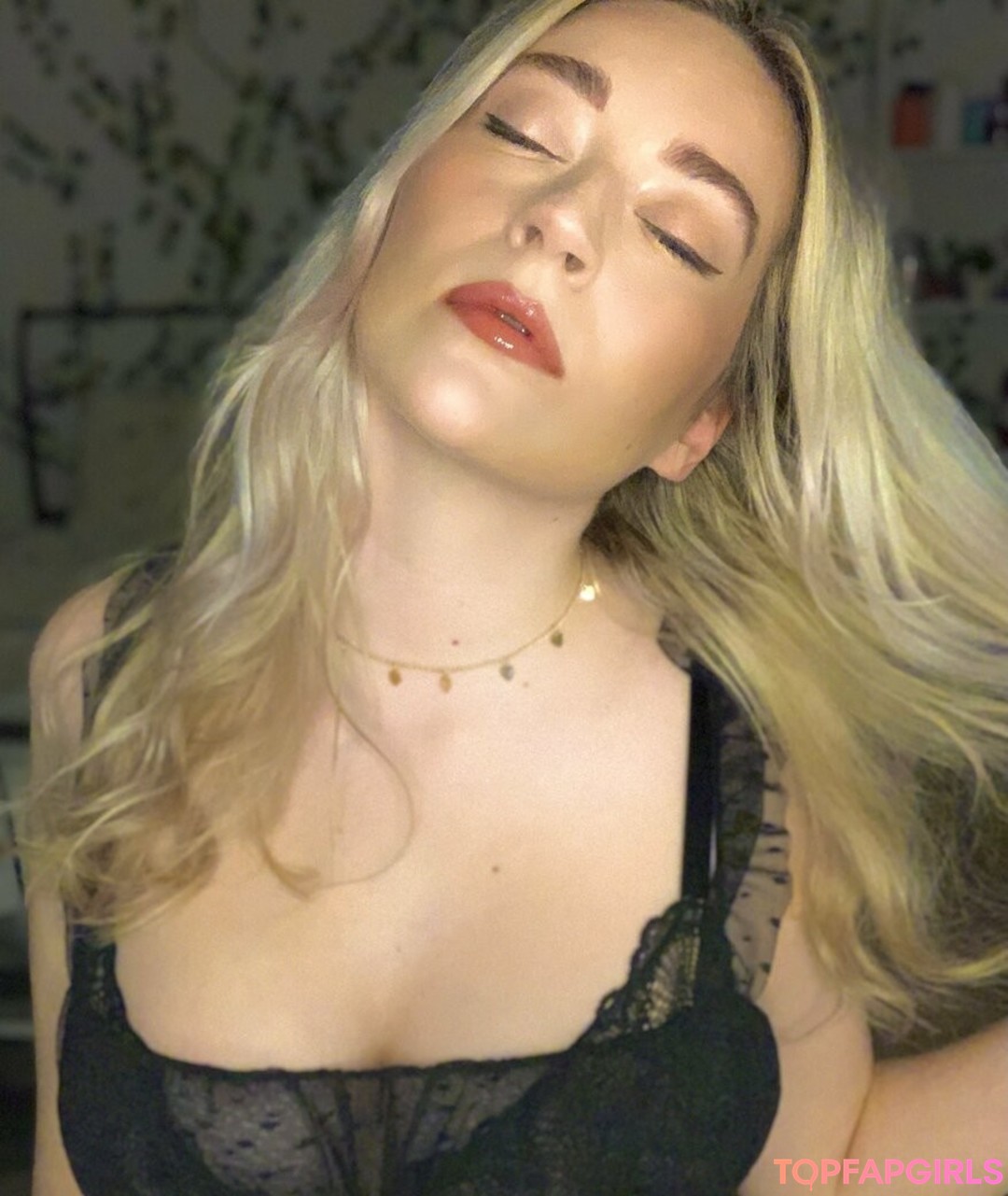naked milf onlyfans beautiful pic